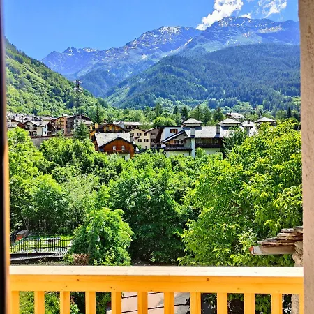 Boutique Alpine One-Bedroom By Supastays - Via Lyssandrin 8 Courmayeur Exterior photo