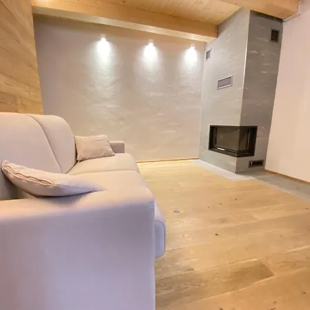 Boutique Alpine One-Bedroom By Supastays - Via Lyssandrin 8 Courmayeur Exterior photo