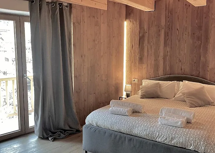 Boutique Alpine One-Bedroom By Supastays - Via Lyssandrin 8