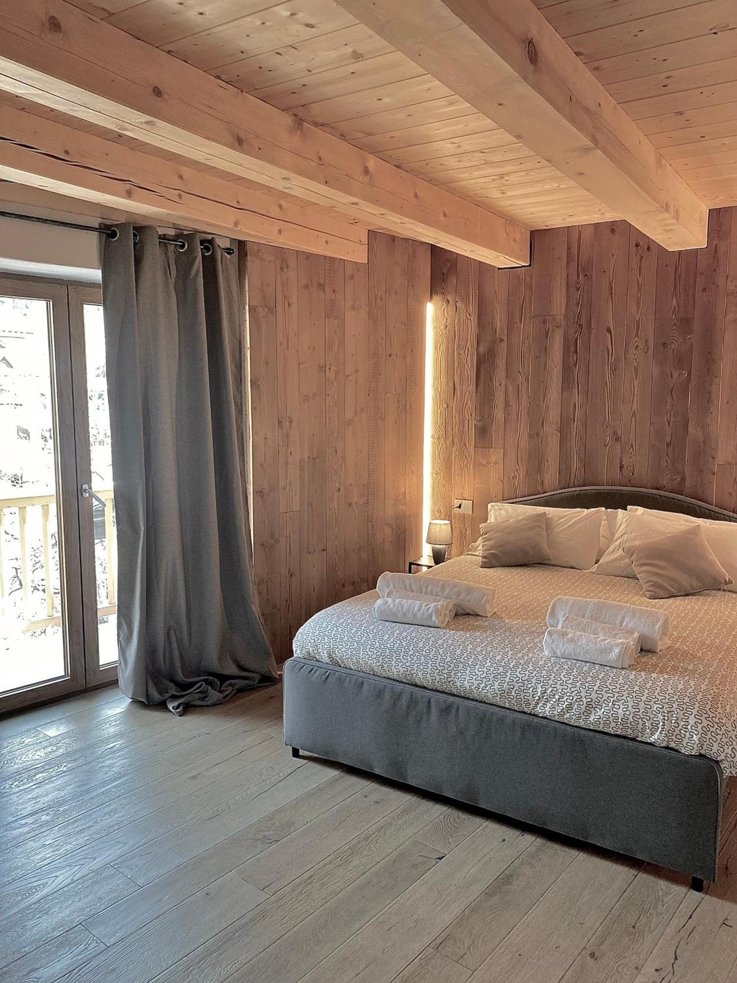 Boutique Alpine One-bedroom By Supastays - Via Lyssandrin 8 *